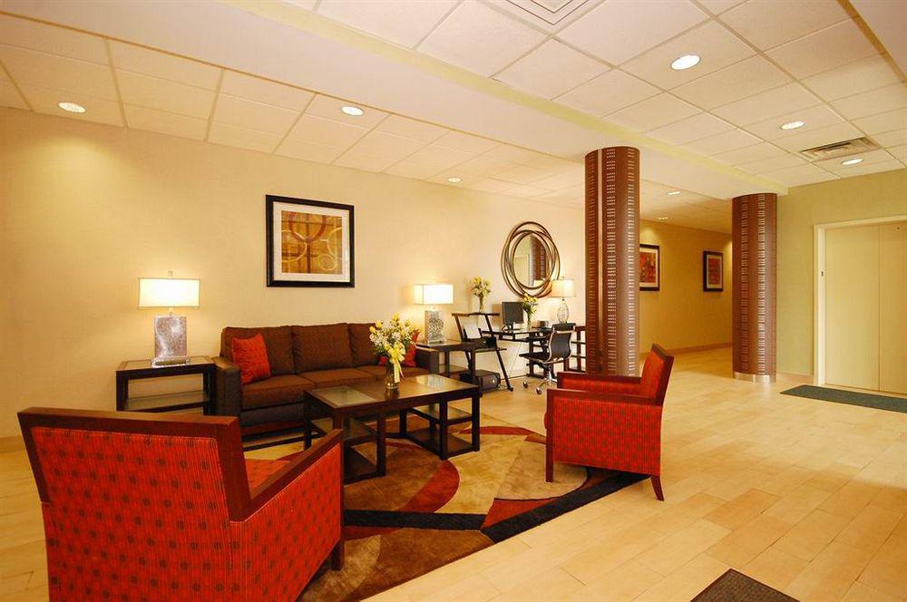 Best Western Airport Inn & Suites Cleveland Brook Park Interior photo